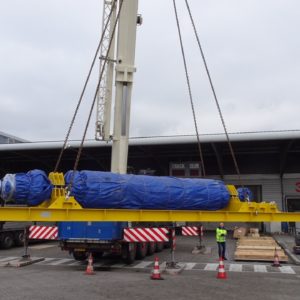 Globalia member in Frankfurt, Germany, transports a heavy cargo from Amsterdam to Seoul